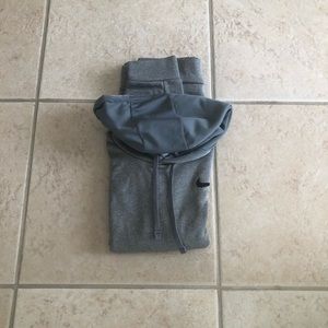 Gray Nike Sweatshirt (Never worn)